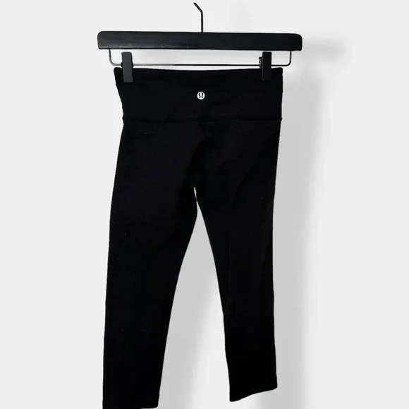 Lululemon‎ Black Polka Dot Crop Legging - Picture 2 of 4
